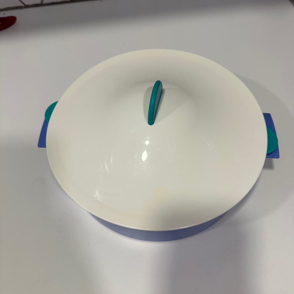 Vintage Tupperware microwave vegetable steamer